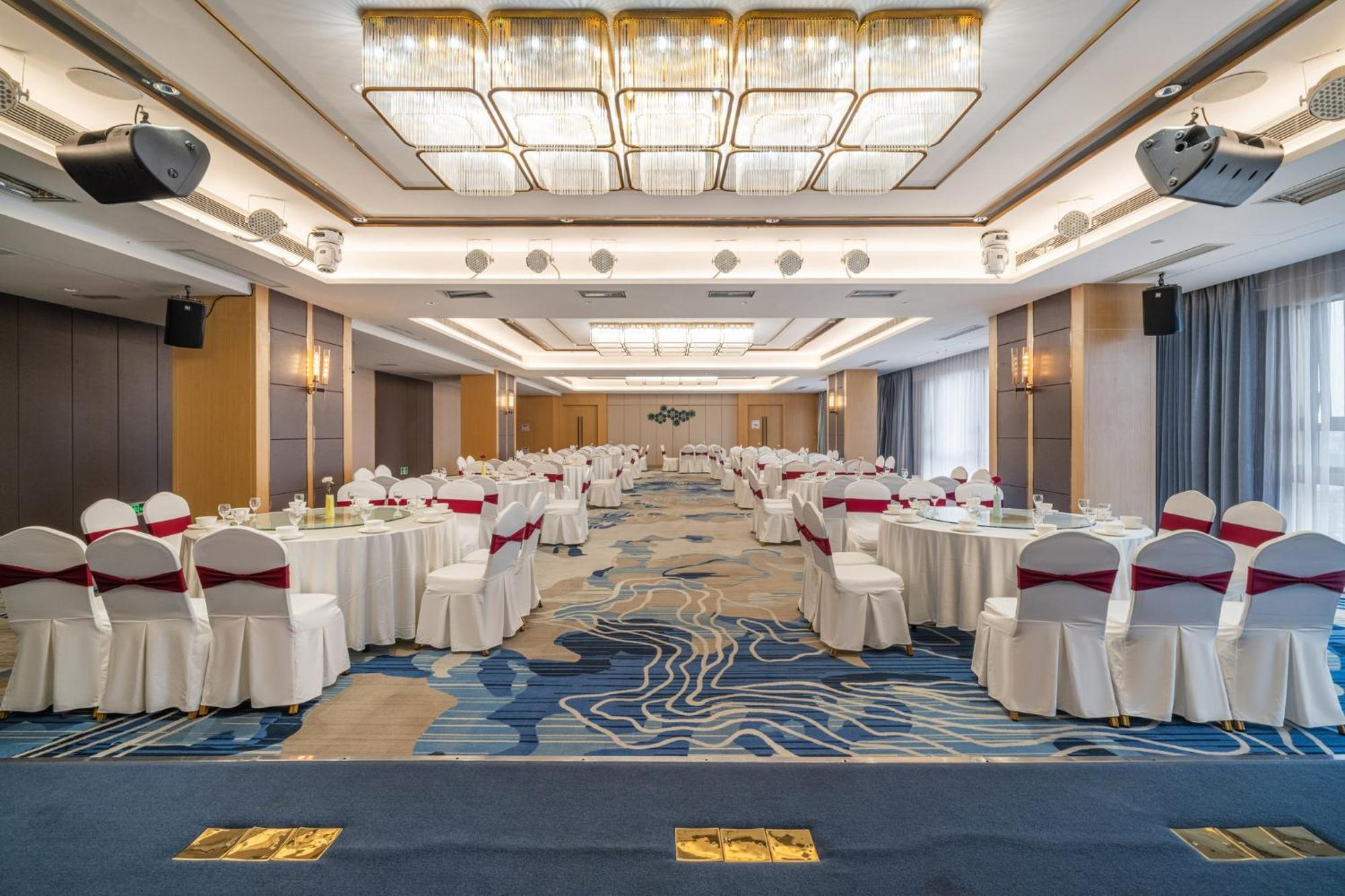 Holiday Inn Express Chengdu Tianhe By Ihg Pixian ภายนอก รูปภาพ